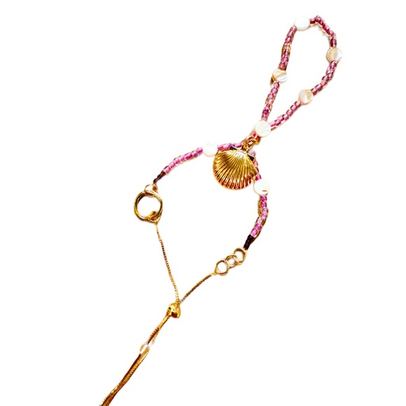 Sea Shell Locket Beaded Hand chain - Picture 2 of 14